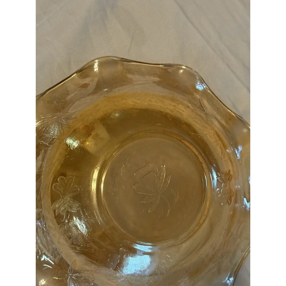 VINTAGE RUFFLED EDGE CARNIVAL GLASS BOWL etched flowers &  leaves on bottom 9.5